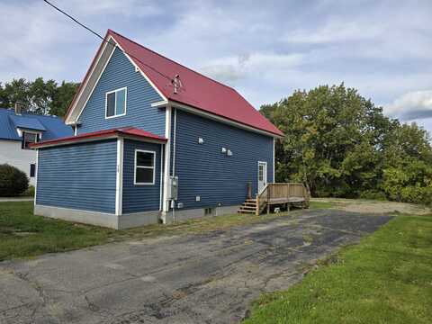16 Main Street, Bradley, ME 04411
