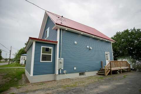 16 Main Street, Bradley, ME 04411