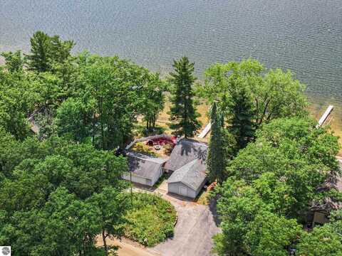 310 S OAK DRIVE, LAKE CITY, MI 49651