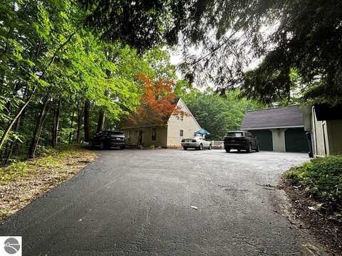 10520 S DALZELL ROAD, TRAVERSE CITY, MI 49684