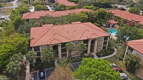 8960 Colonnades, BONITA SPRINGS, FL 34135