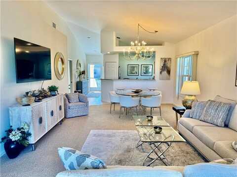 437 Wiggins Lake, NAPLES, FL 34110
