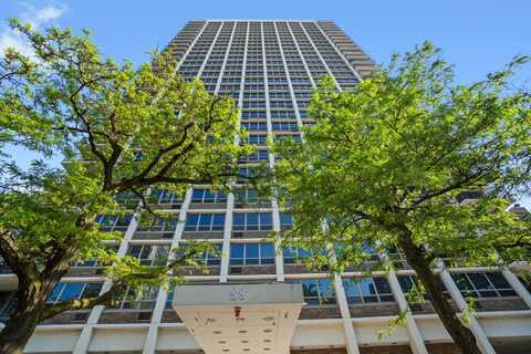 88 W Schiller Street, Chicago, IL 60610