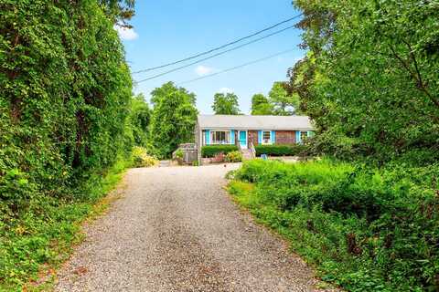 4 Coffey Lane, Dennis Port, MA 02639