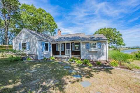 160 Marston Avenue, Hyannis Port, MA 02647