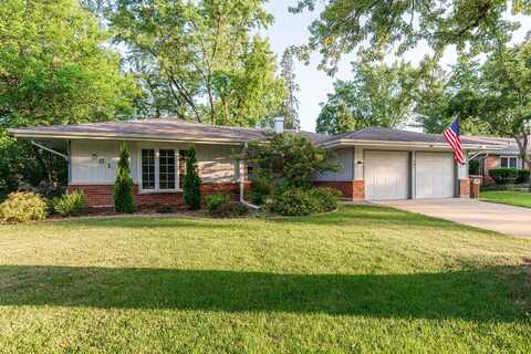 21w581 Buckingham Road, Glen Ellyn, IL 60137