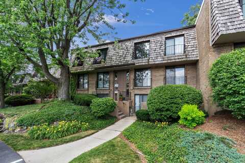 1703 NORTHFIELD Square, Northfield, IL 60093
