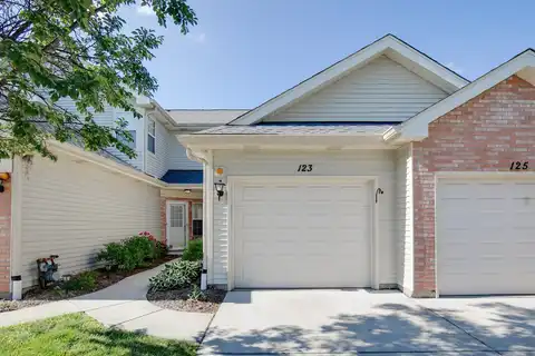 123 Golfview Drive, Glendale Heights, IL 60139