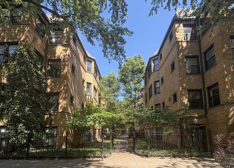 7635 1/2 N Greenview Avenue, Chicago, IL 60626