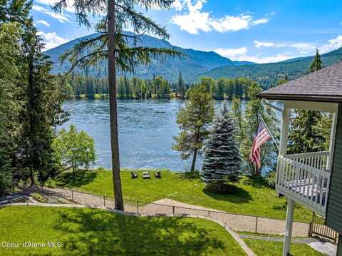 512 River Dr, Clark Fork, ID 83811