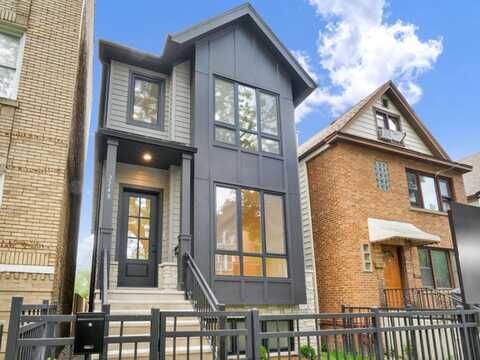2248 W Ainslie Street, Chicago, IL 60625