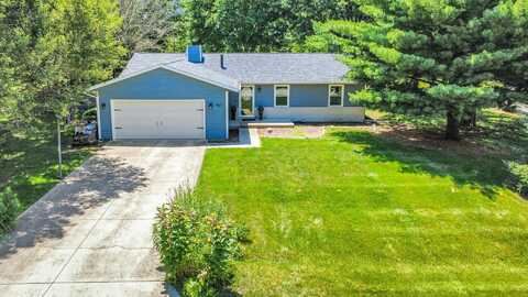 907 S Trailside Drive, Mahomet, IL 61853
