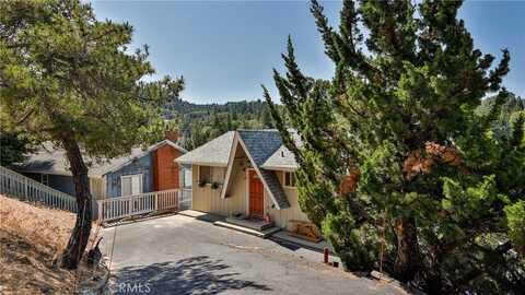 448 Delle Drive, Crestline, CA 92325