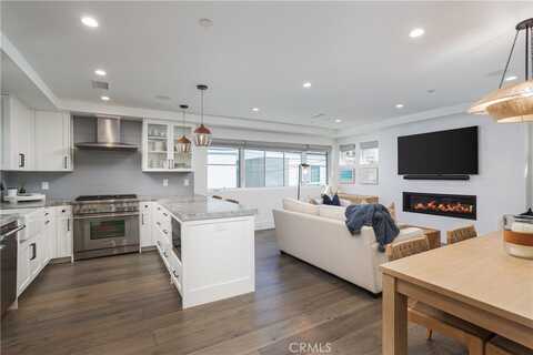 714 Iris Avenue 1/2, Corona del Mar, CA 92625