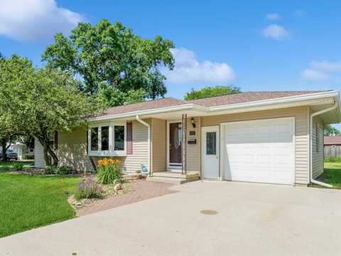 608 15th Street Place, Nevada, IA 50201