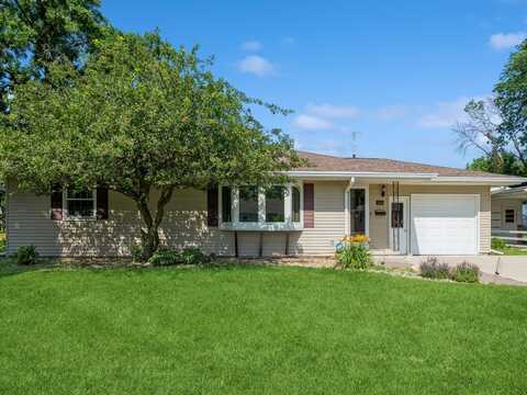 608 15th Street Place, Nevada, IA 50201