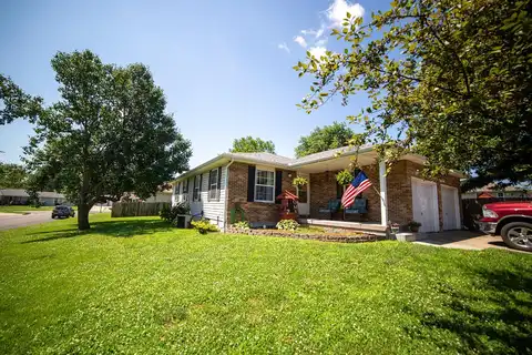 628 Shamrock DR, Marshall, MO 65340