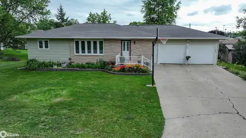 707 9th Ave, Ackley, IA 50601