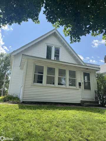 1121 S 7Th Street, Burlington, IA 52601