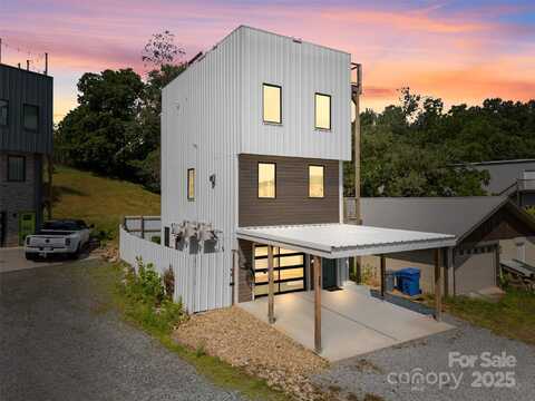26 Carrick Lane, Brevard, NC 28712