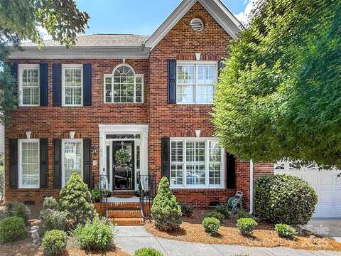 16719 Hampton Crossing Drive, Huntersville, NC 28078