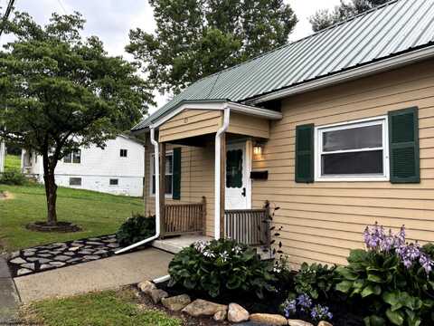 85 Charles Street, Shinnston, WV 26431