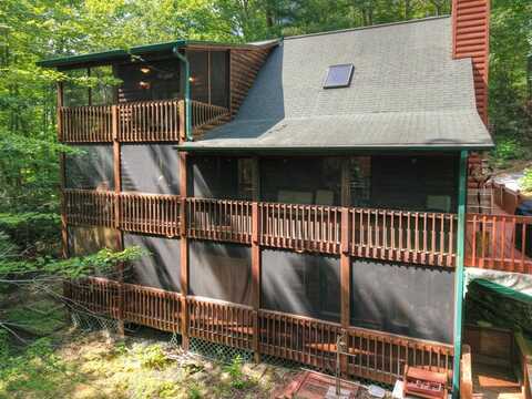 409 Hothouse Lane, Mineral Bluff, GA 30559