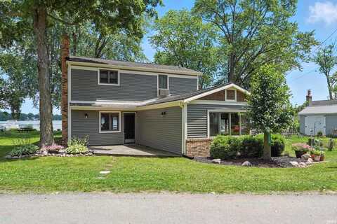 7055 S 020 E, Wolcottville, IN 46795