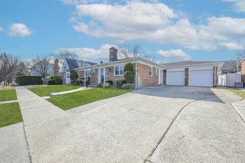 515 S 12Th Street, New Hyde Park, NY 11040