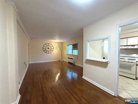 420 Fairview Avenue 5C, Fort Lee, NJ 07024