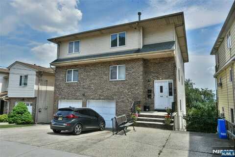 633 5th Street 2nd Floor, Carlstadt, NJ 07072