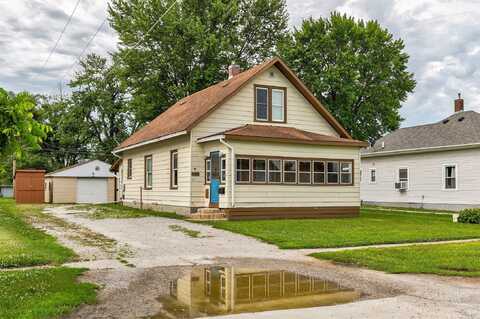 1442 Lucas Avenue, Chariton, IA 50049