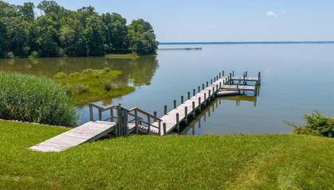 2 River Village Drive, Weems, VA 22576