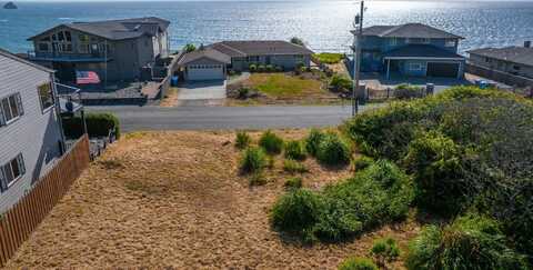 16225 Gilbert, Smith River, CA 95567
