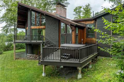 126 Route 66, Ludlow, VT 05149