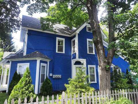 8 Harbor Court, Nashua, NH 03060