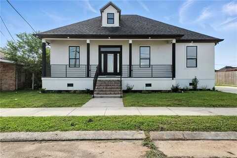 3905 GALLO Drive, Chalmette, LA 70043