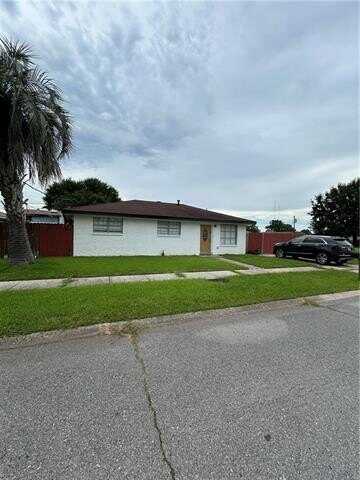 2808 CAMPAGNA Drive, Chalmette, LA 70043