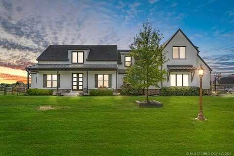 19021 E Chokeberry Street, Owasso, OK 74055