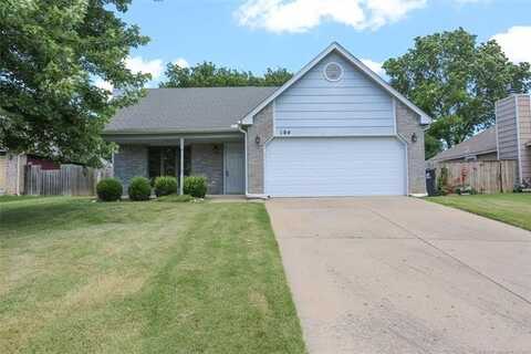 104 E Laredo Place, Broken Arrow, OK 74012