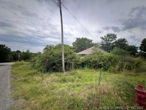 108 Howell, McCurtain, OK 74944