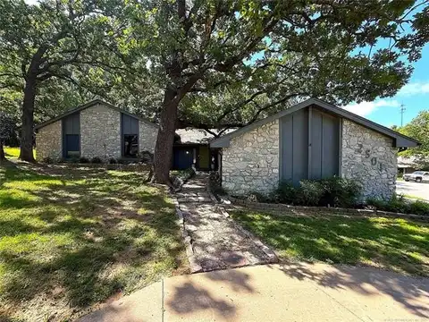 2501 Cherokee Hills Place, Bartlesville, OK 74006