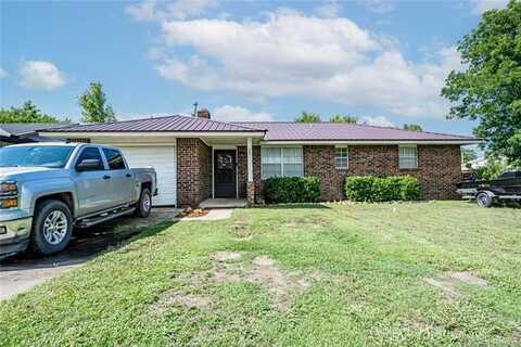 221 E 13th Street, Hominy, OK 74035