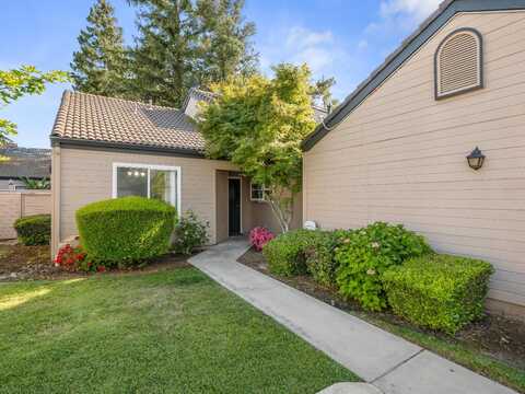 474 Alluvial Avenue E, Fresno, CA 93720