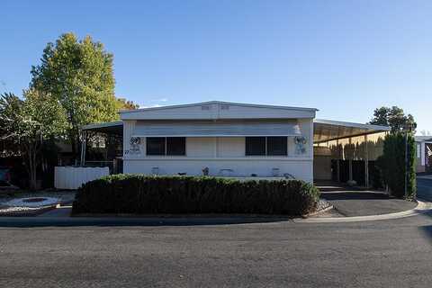 221 Herndon Avenue W, Fresno, CA 93650