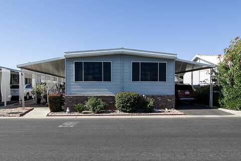 221 Herndon Avenue W, Fresno, CA 93650