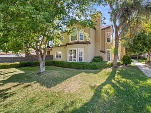 8147 Cedar N, Fresno, CA 93720