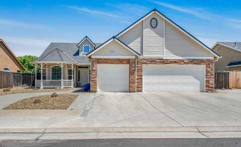 439 Serena Avenue W, Clovis, CA 93619