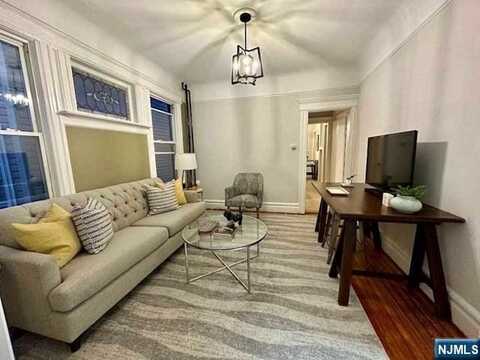 22 Mission, Montclair, NJ 07042