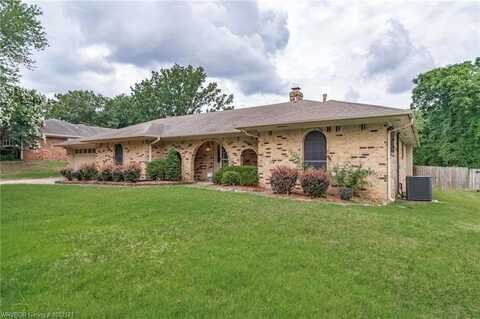 2016 Warwick PL, Fort Smith, AR 72903
